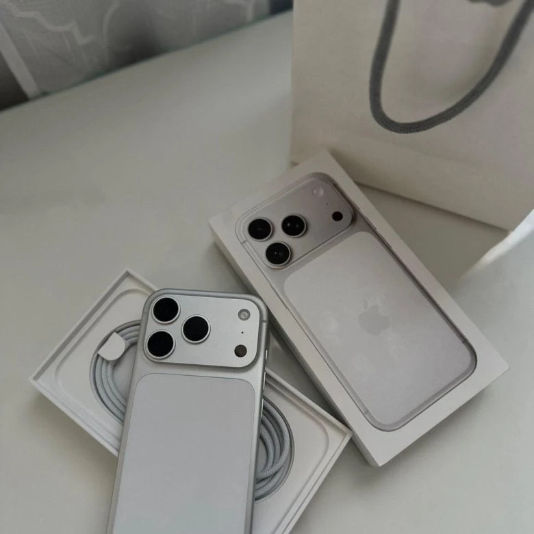 Продам iPhone 17 Pro Max, б/у, Макеевка, 100 тыс.