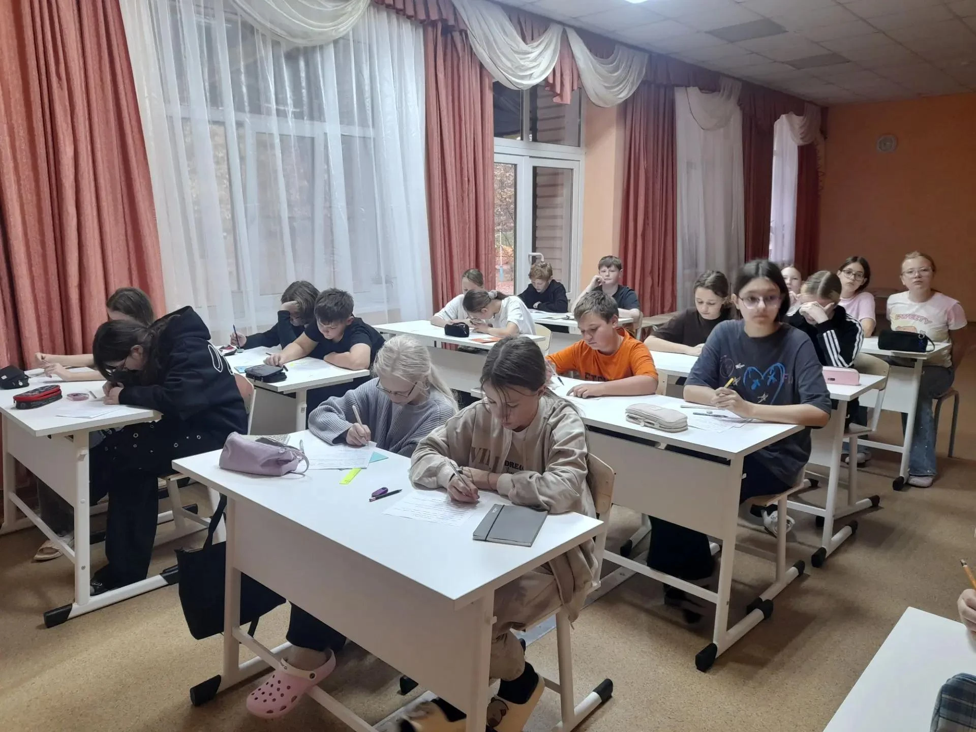 Лагерь «Белка», день 2. Сначала — дело! 📚