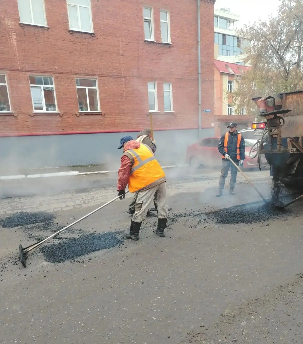 В Центральном округе продолжаются работы по благоустройству: