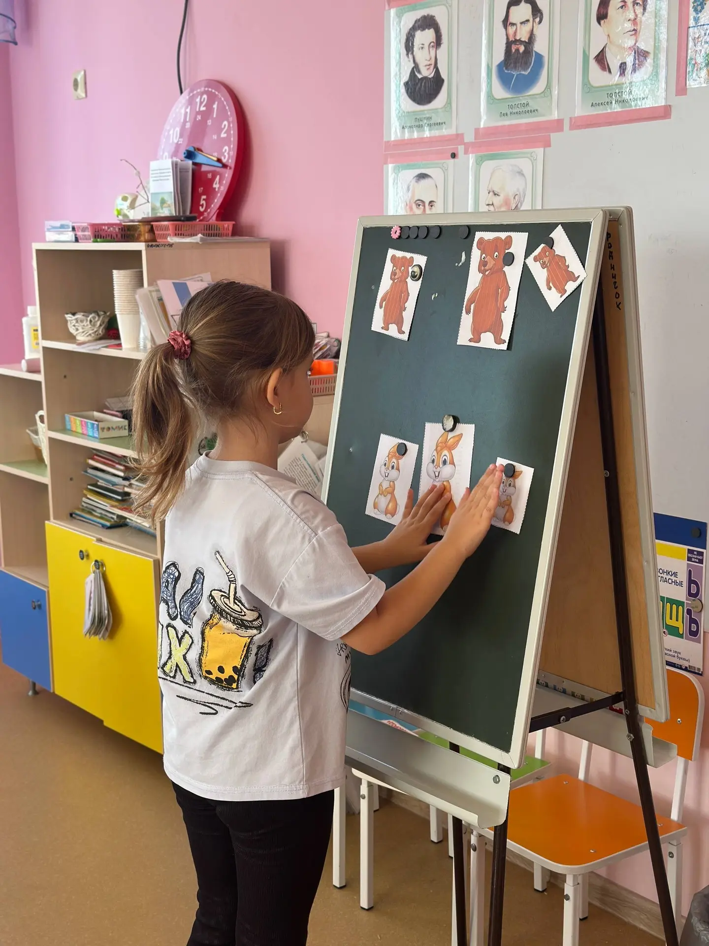 В подготовительной к школе группе «Родничок» полным ходом идёт подготовка к школе! 📚✨