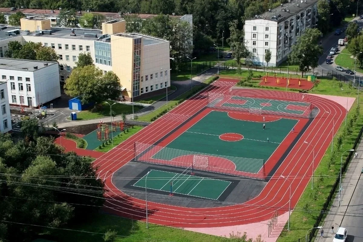 🏫 В школах Дзержинска обустроят стадионы