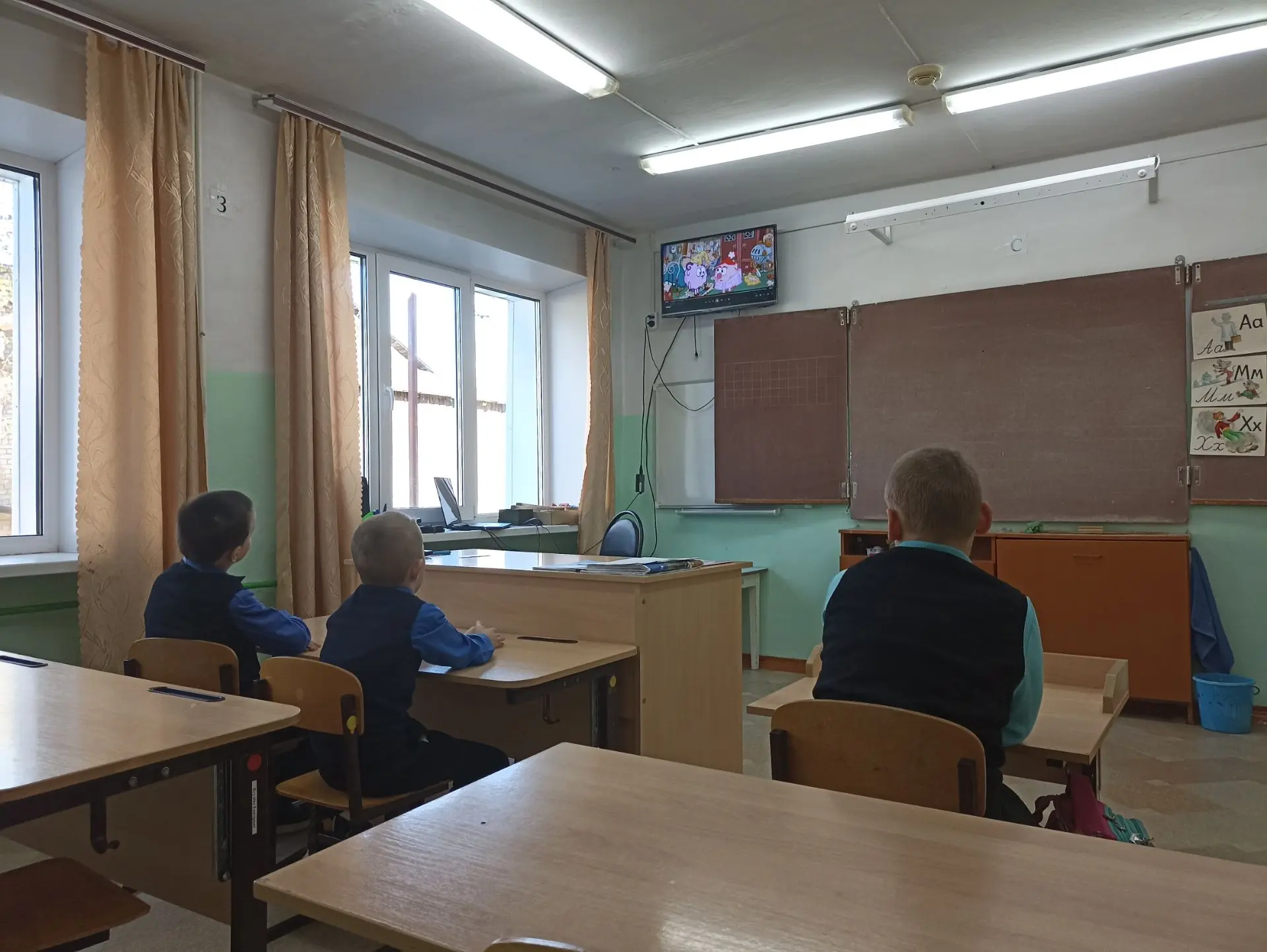5 октября занятие "Разговоры о важном" было посвящено Дню Учителя. Обучающиеся 1 класса...