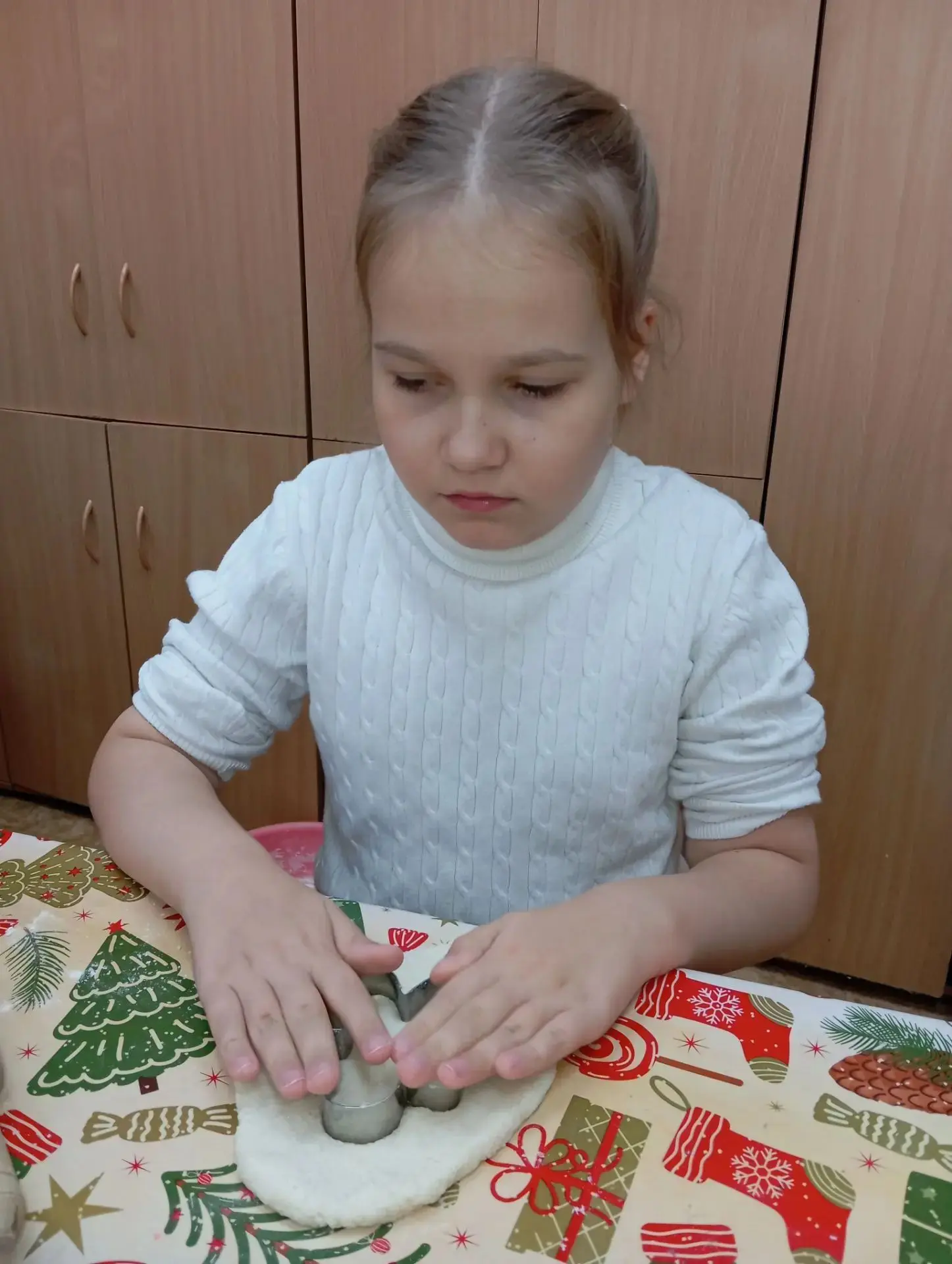 Сегодня  в "Волшебной мастерской" дети  делали поделки из соленого теста.