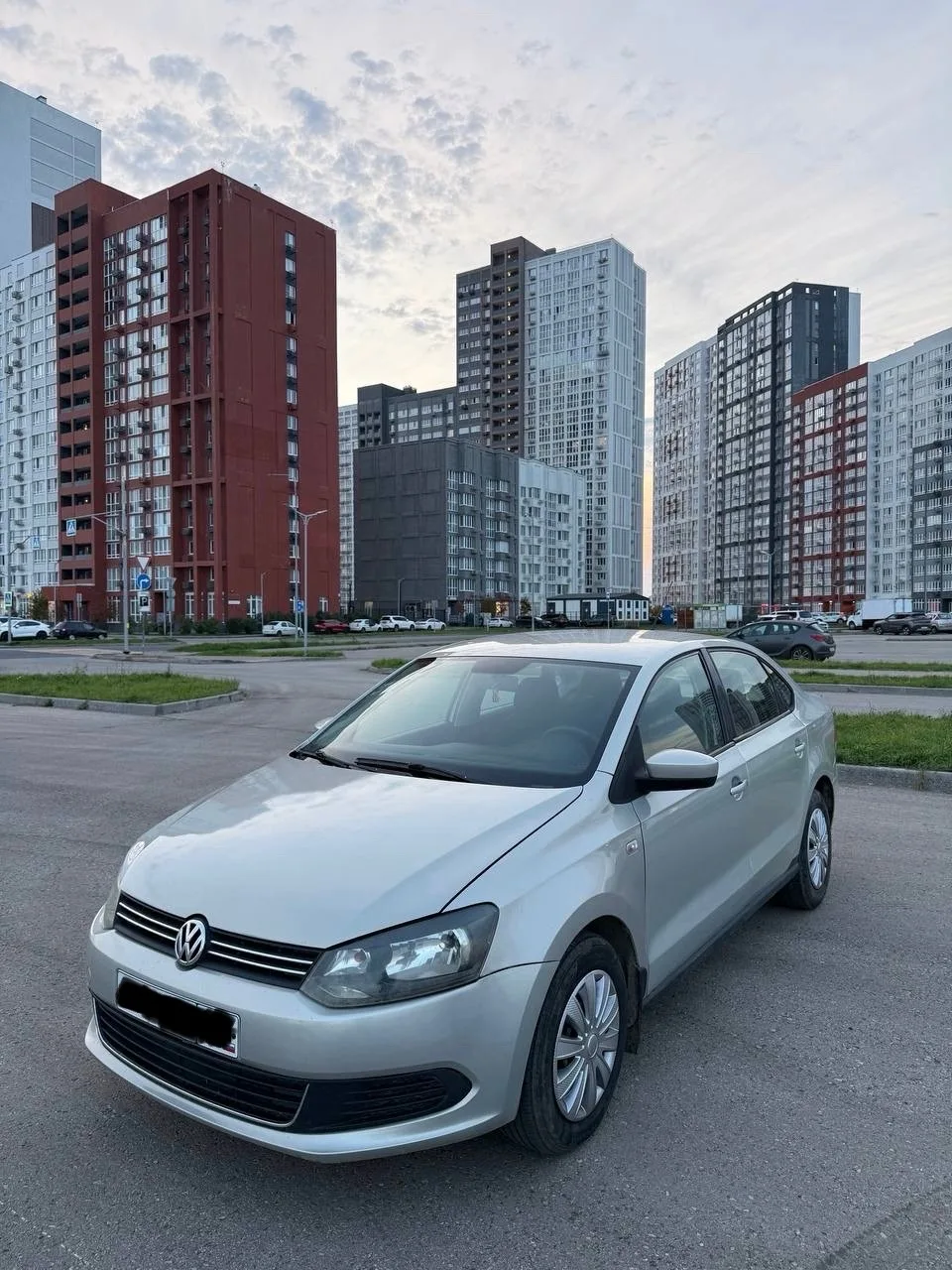 Продам Поло 2012 год. Пробег 224 000. 3 владельца. В такси не была. Двигатель работает ...