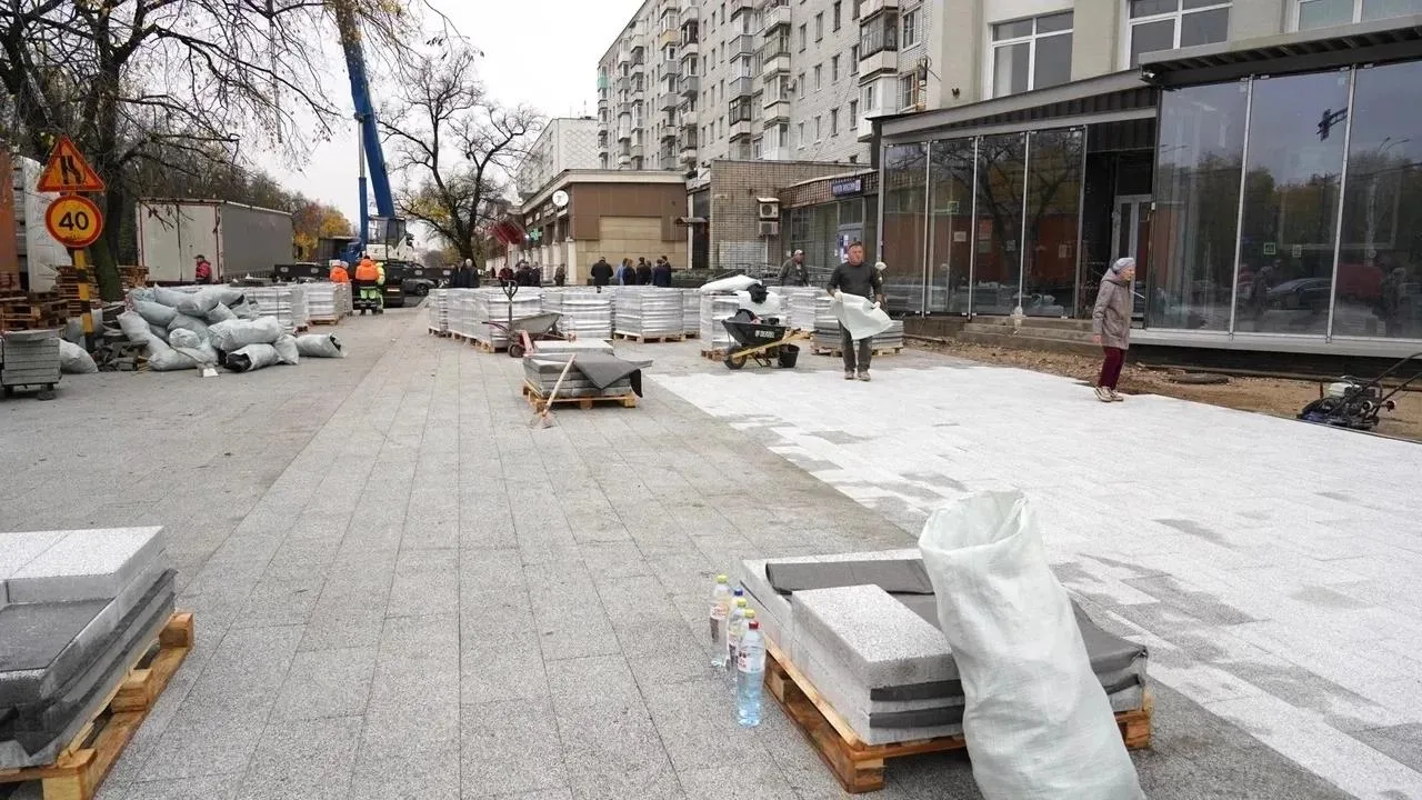 До начала ноября будут готовы тротуары по чётной стороне улицы Мира