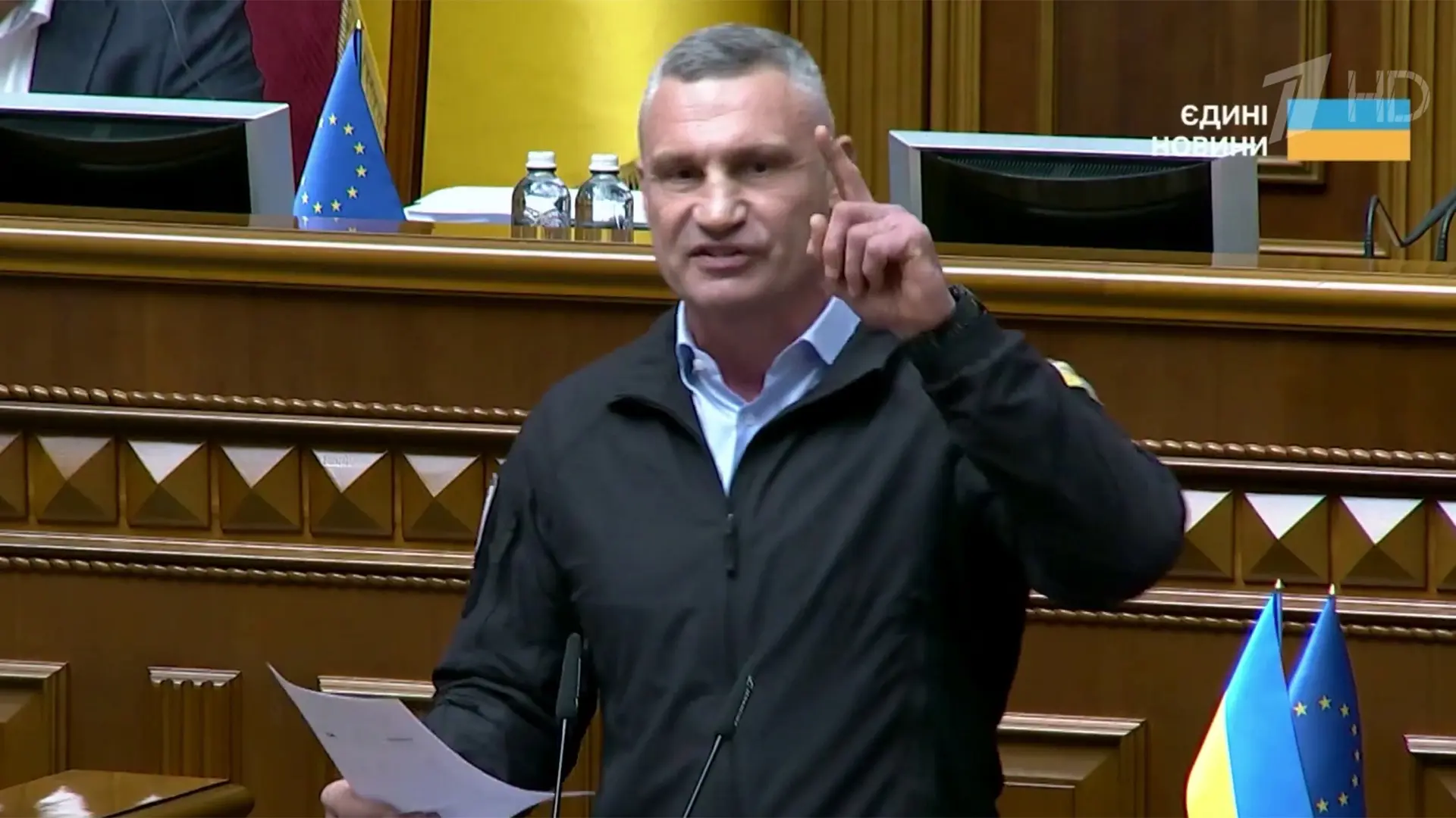 Во всех бедах Киева Зеленский обвиняет мэра украинской столицы Виталия Кличко.