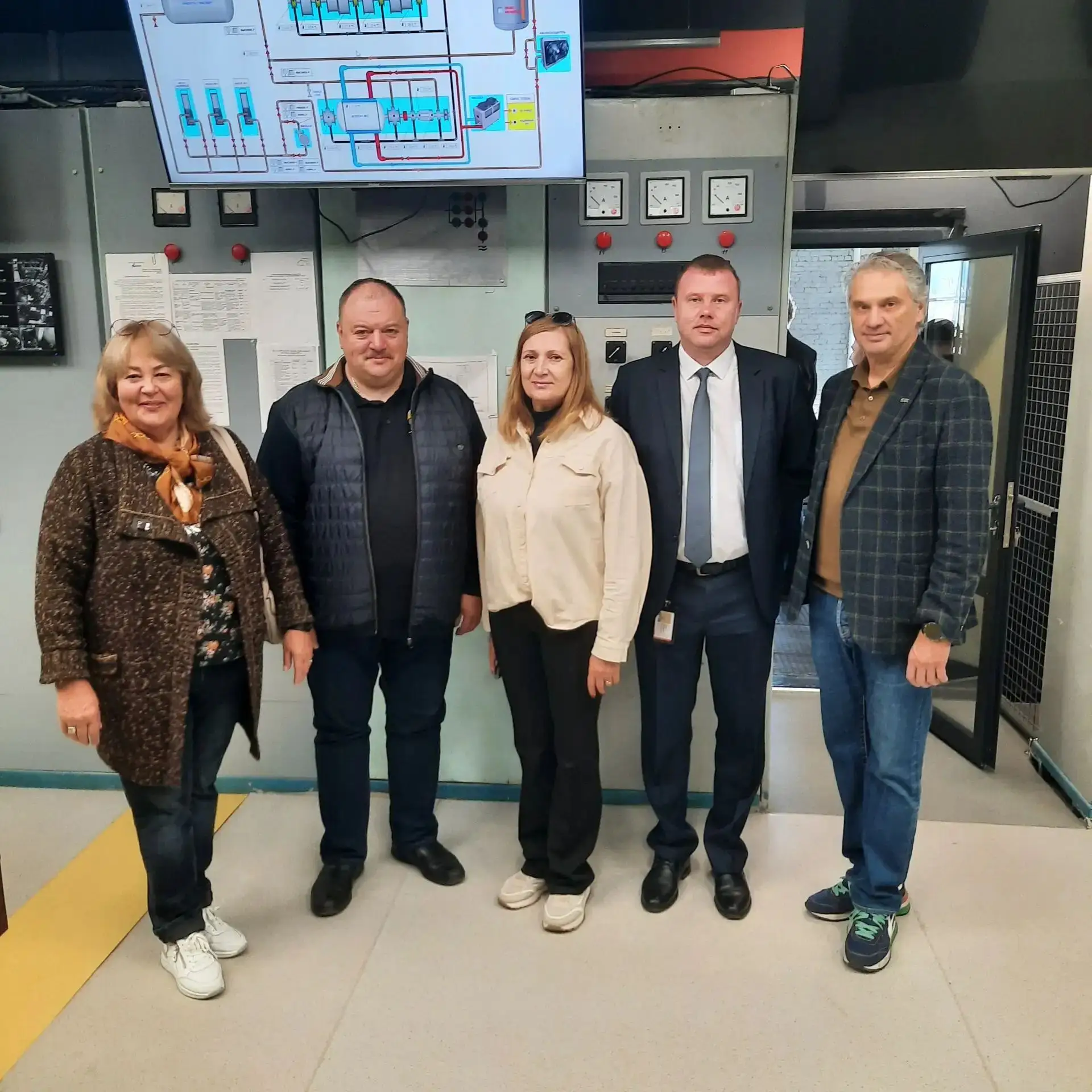 В рамках форума делегация посетила ÌEK контактор. В Ульяновской области предприятие раз...