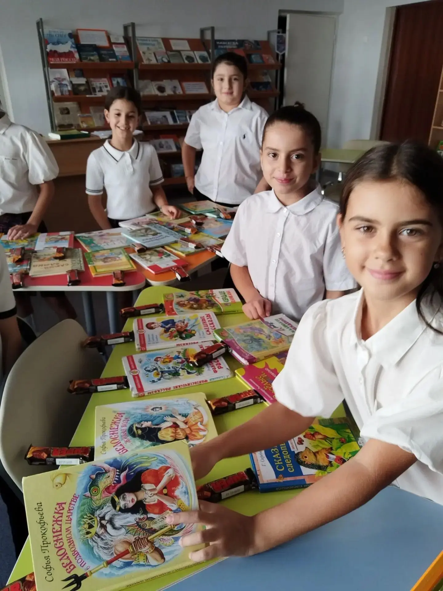 📚🍬  С 1 октября в нашей школе традиционно стартовал Международный месячник школьных б...