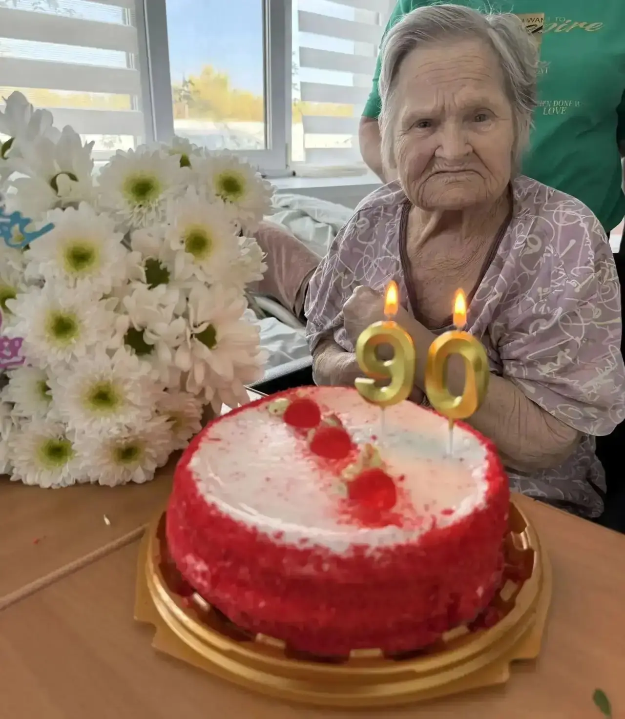 Сегодня свой 90-летний юбилей отмечает Лязина Валентина Петровна. Девяносто лет — это н...