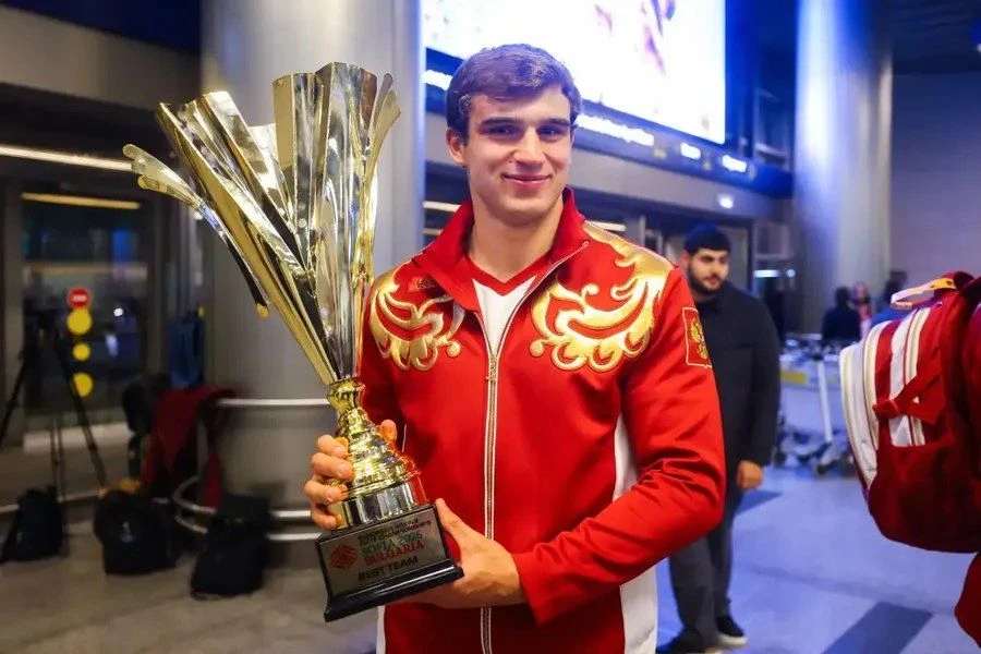 🥊 Новоиспечённый чемпион Европы по боксу. Большое интервью с Давидом Суровым