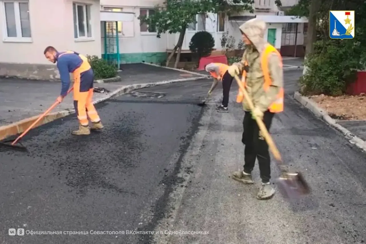 🚧 На Симферопольской обновили двор