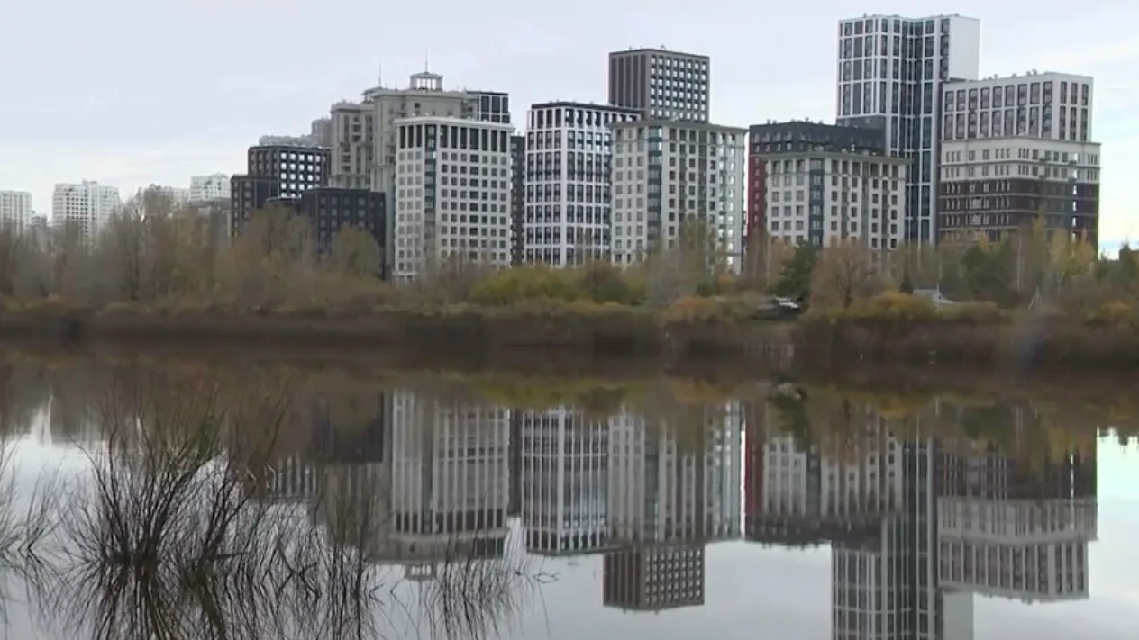 Неужели снова? Уровень воды в реке Туре в Тюмени побил исторический рекорд для осени. В...