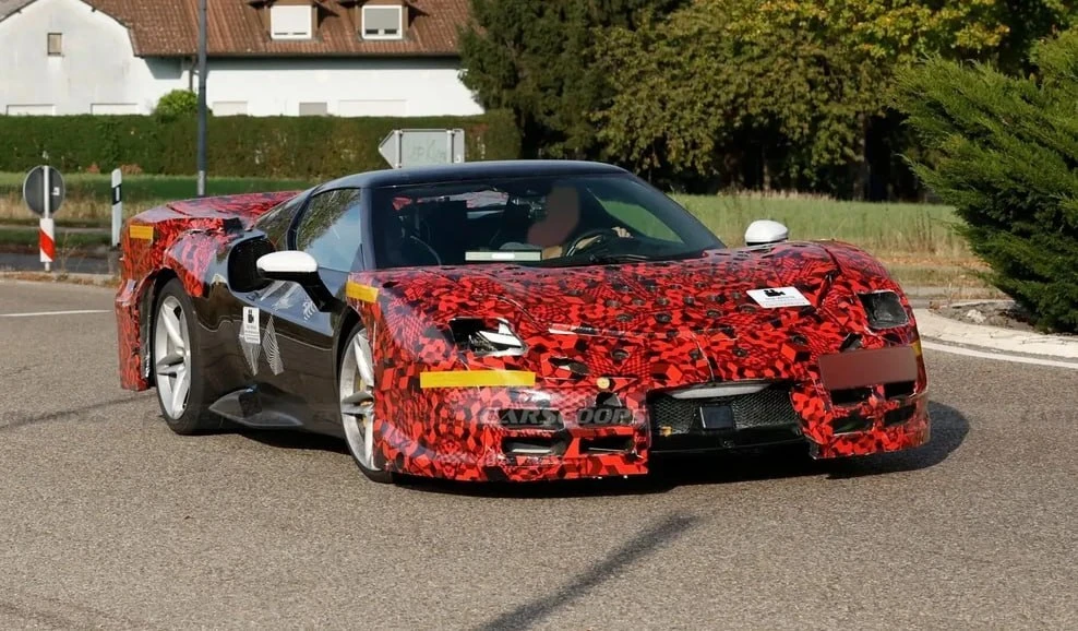 Ferrari тестирует самую экстремальную дорожную версию 296. По предварительным данным, с...