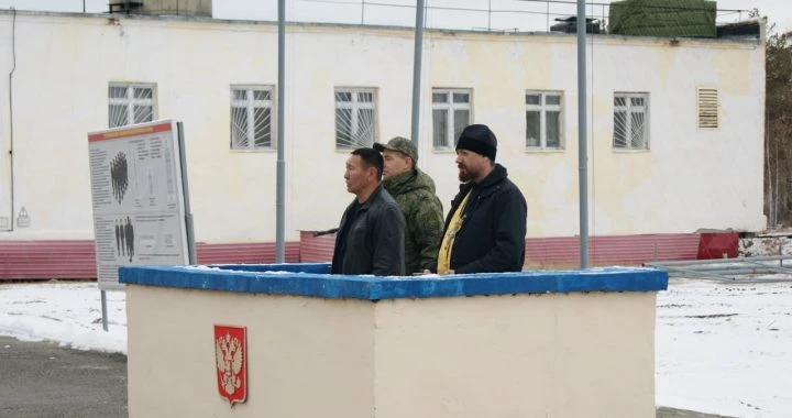 Добровольцы принесли присягу в присутствии священника