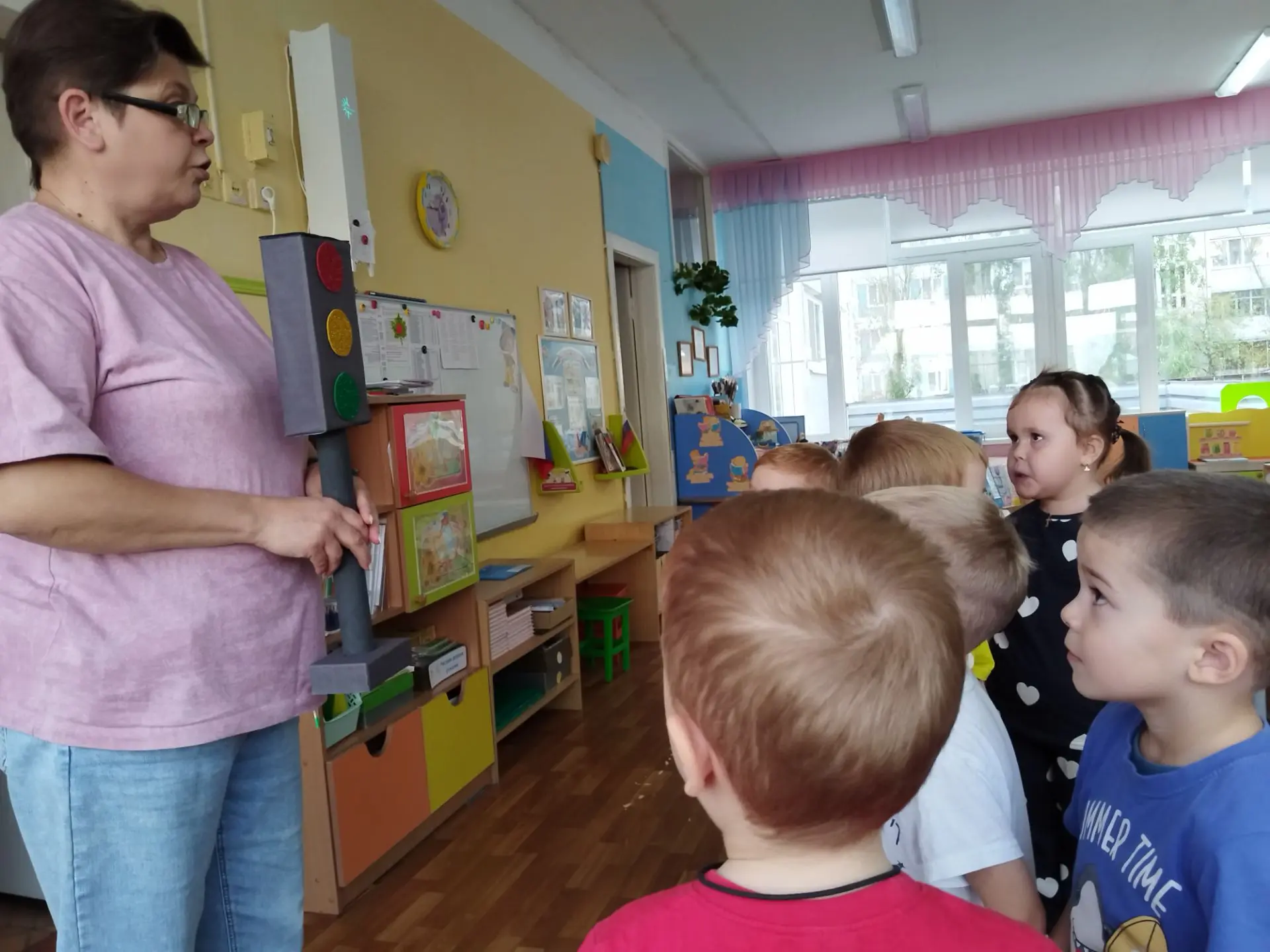 🚦Игра по ПДД «Подбери знак»: учимся быть внимательными на дороге! 🚦