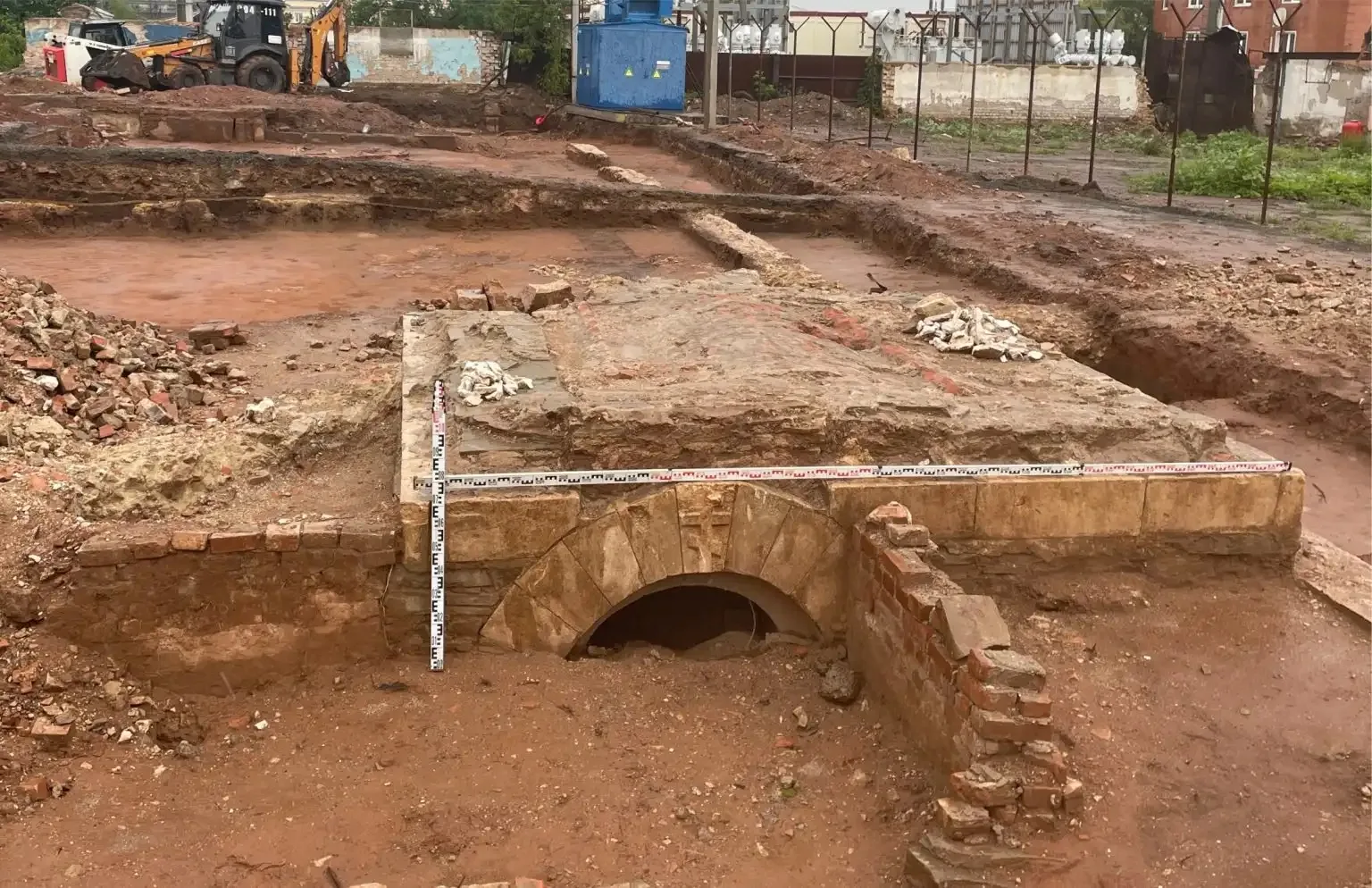 🔎 Археологи РАН обнаружили склепы, монеты и посуду Оренбургской крепости
