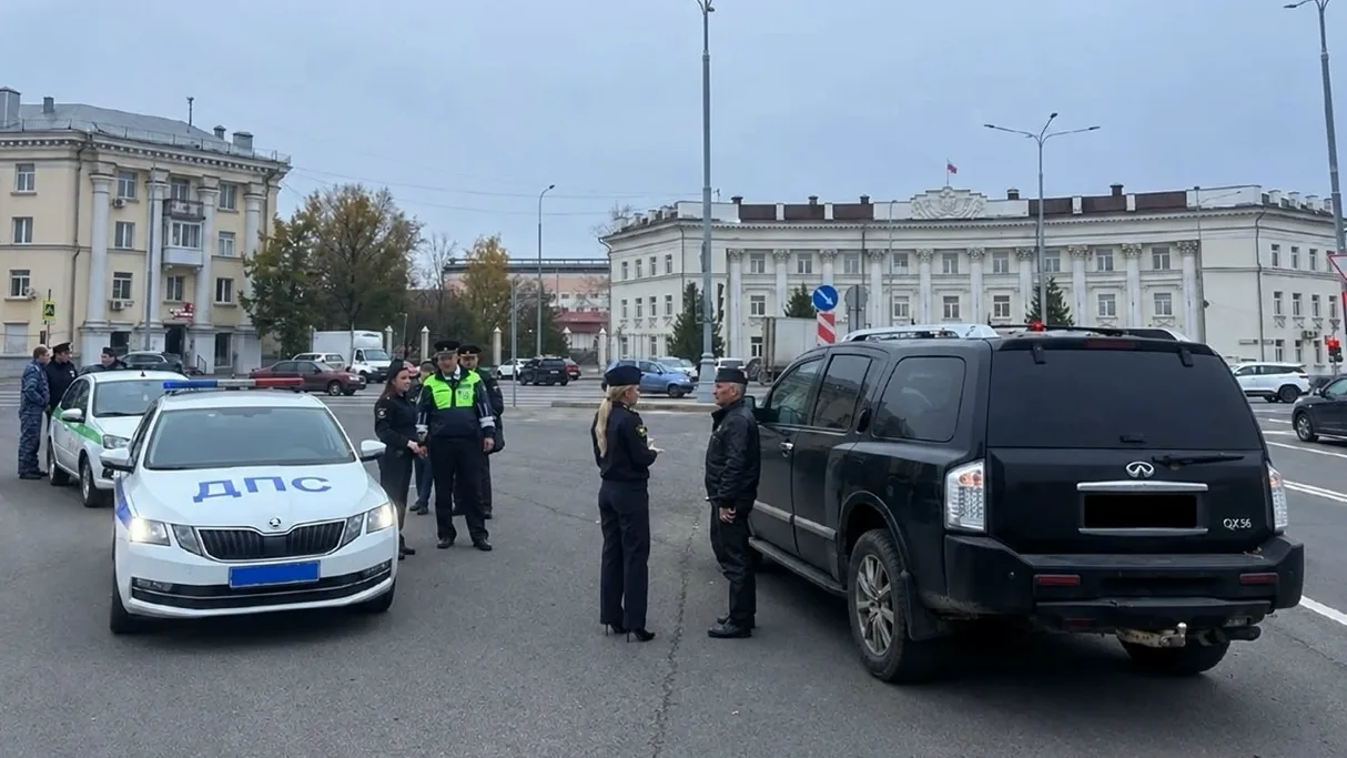 Элитную иномарку жителя Твери арестовали за миллионный долг