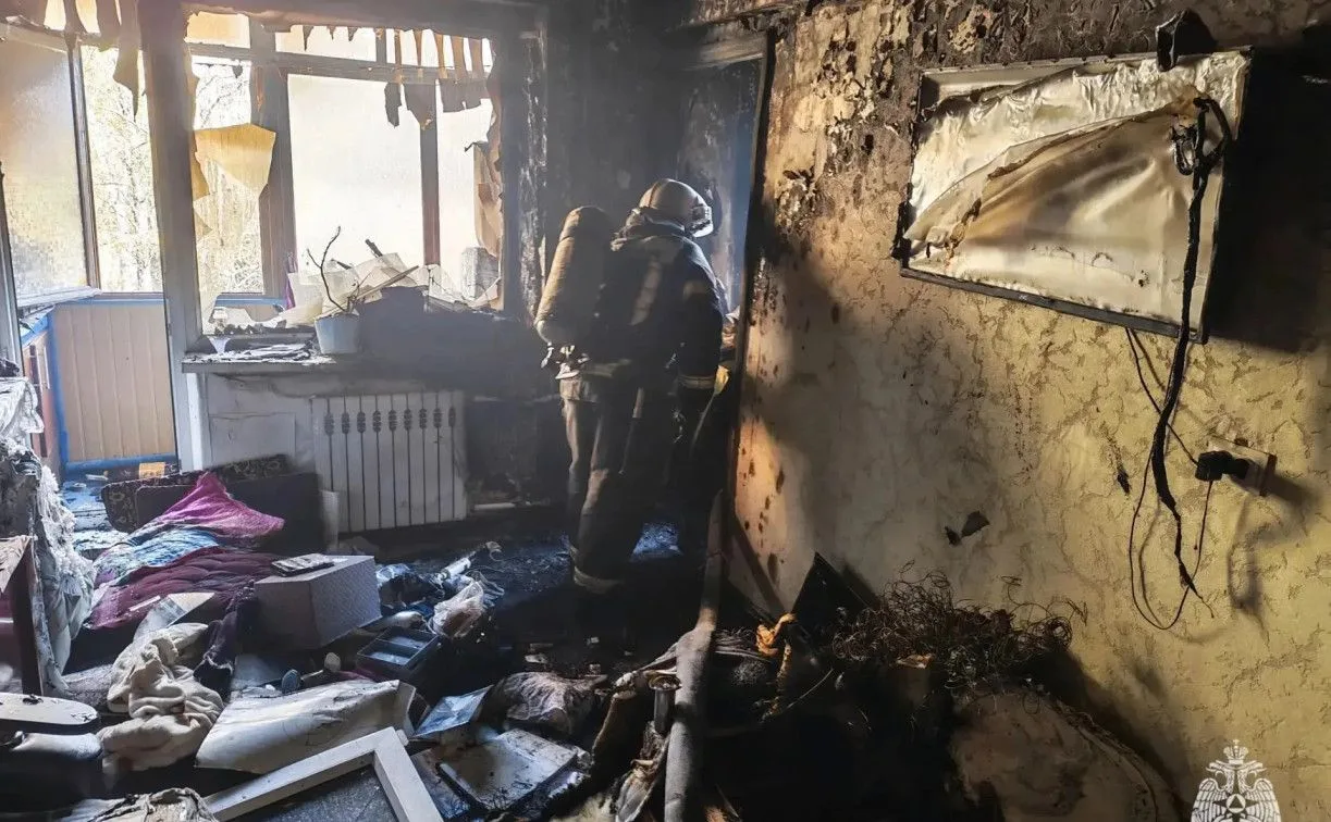 В Веневском районе пожарные спасли шесть человек из горящей квартиры