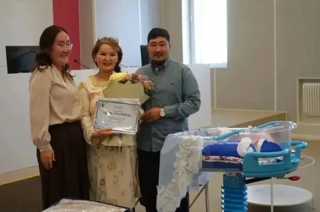 👏🏻41 саастаах кэрэ аҥаар тохсус оҕолонно