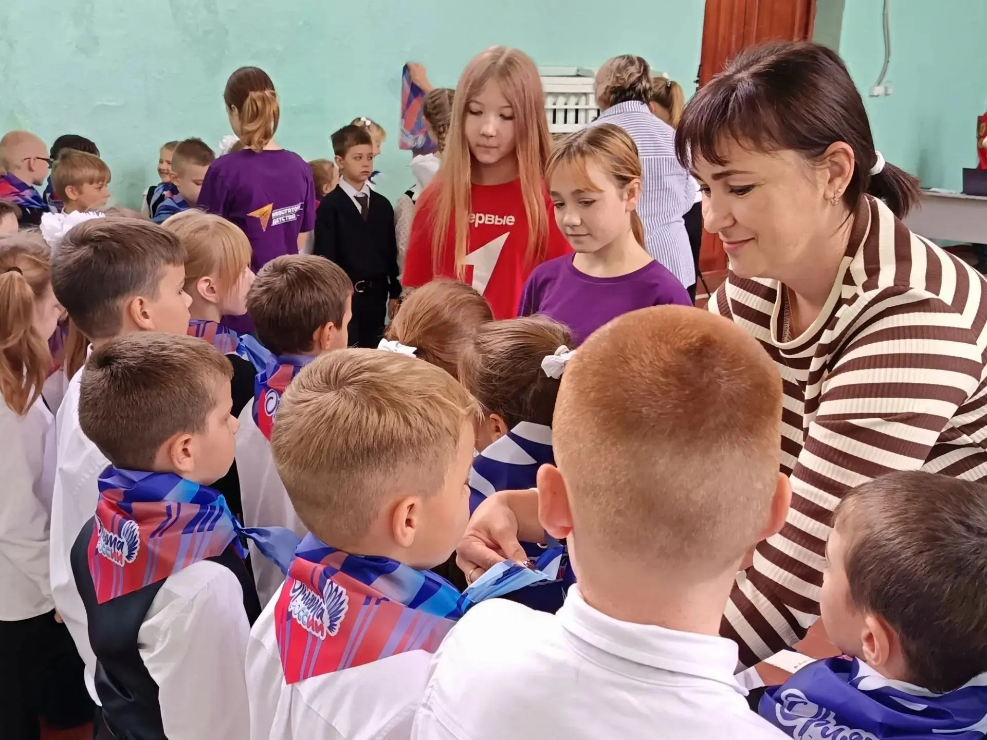 07 сентября в МБОУ «СОШ №91» в Торжественной обстановке активисты волонтерского отряда ...
