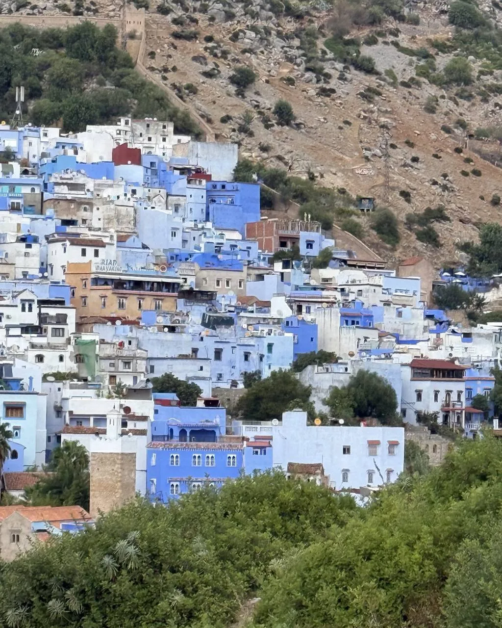 А ВЫ ЗНАЛИ, ЧТО В МИРЕ ЕСТЬ ЦЕЛЫЕ ГОРОДА СИНЕГО ЦВЕТА? 💙