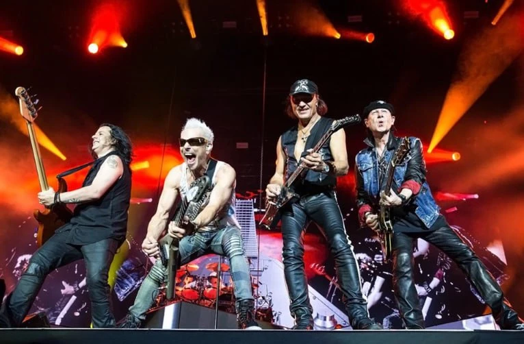 🎸 В Самаре гитару с автографами Scorpions продают за 2 млн рублей