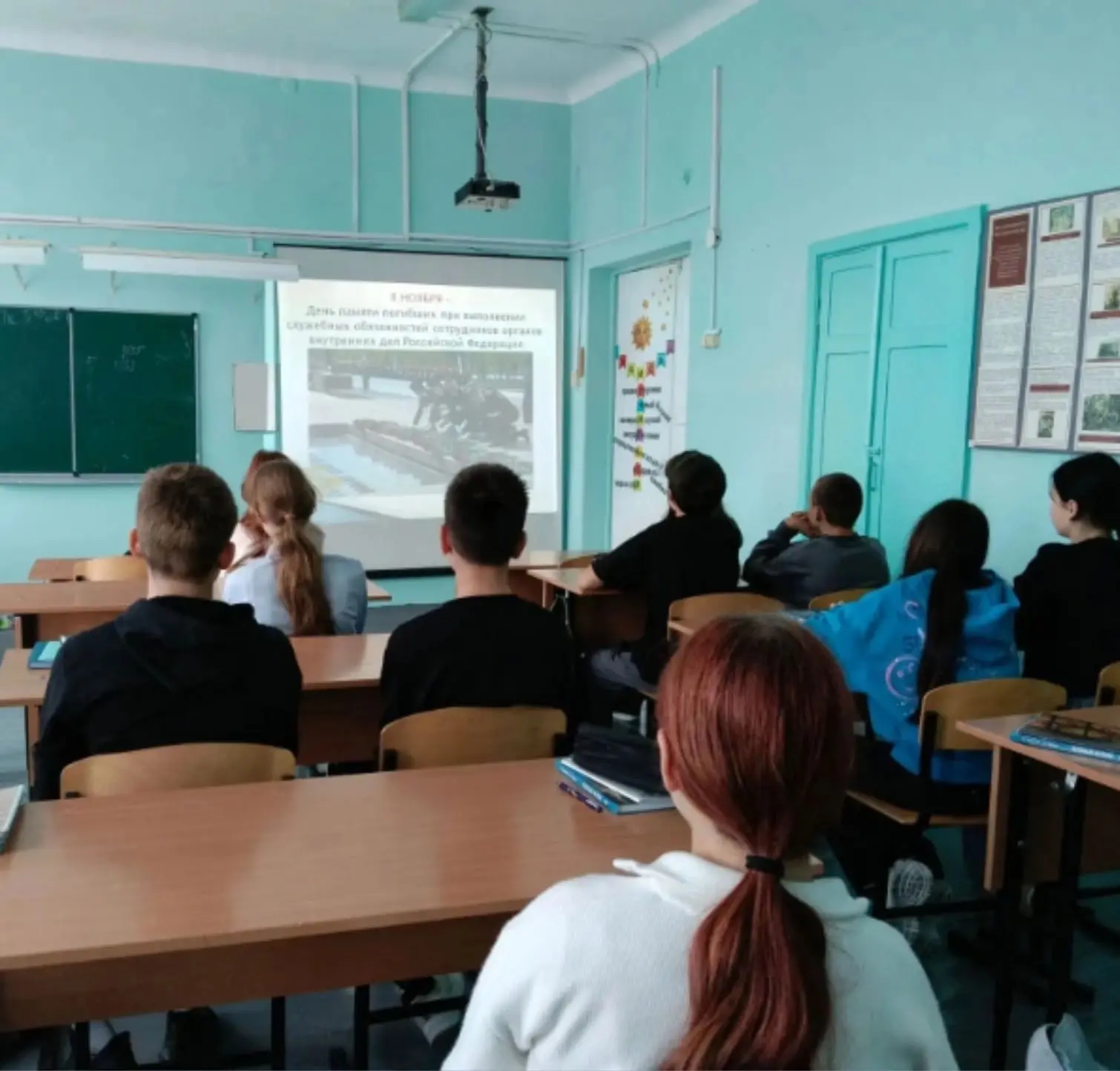 В филиале школы прошёл классный час «Герой Кавказа», на котором учащиеся посмотрели док...