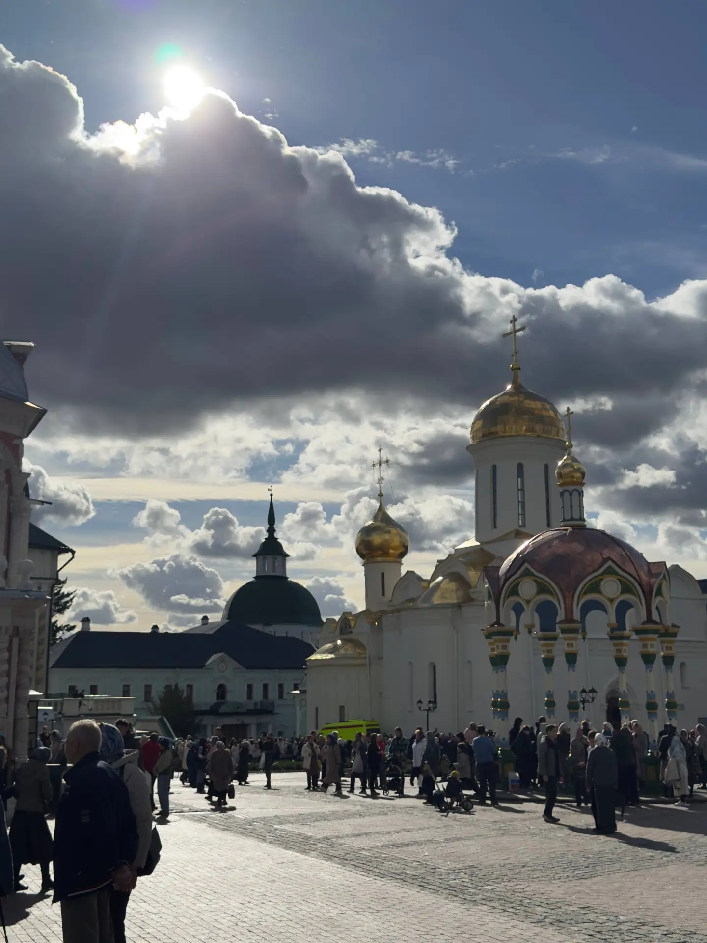 Кадры празднования дня памяти преподобного Сергия Радонежского в Троице-Сергиевой лавре🕊️