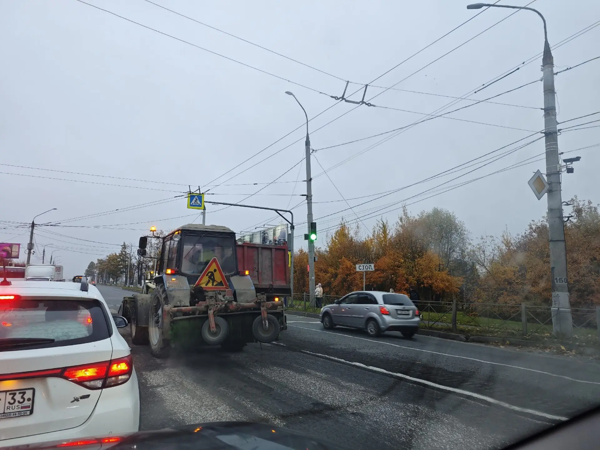 Поворот с проспекта на нижку.