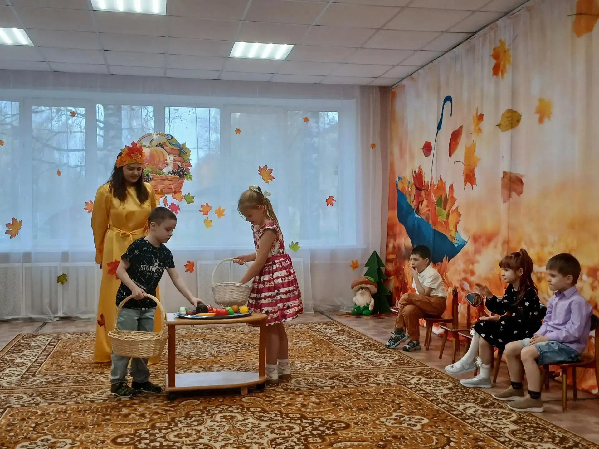 Сегодня в нашей группе прошёл праздник осени. Целью этого мероприятия было закрепить зн...