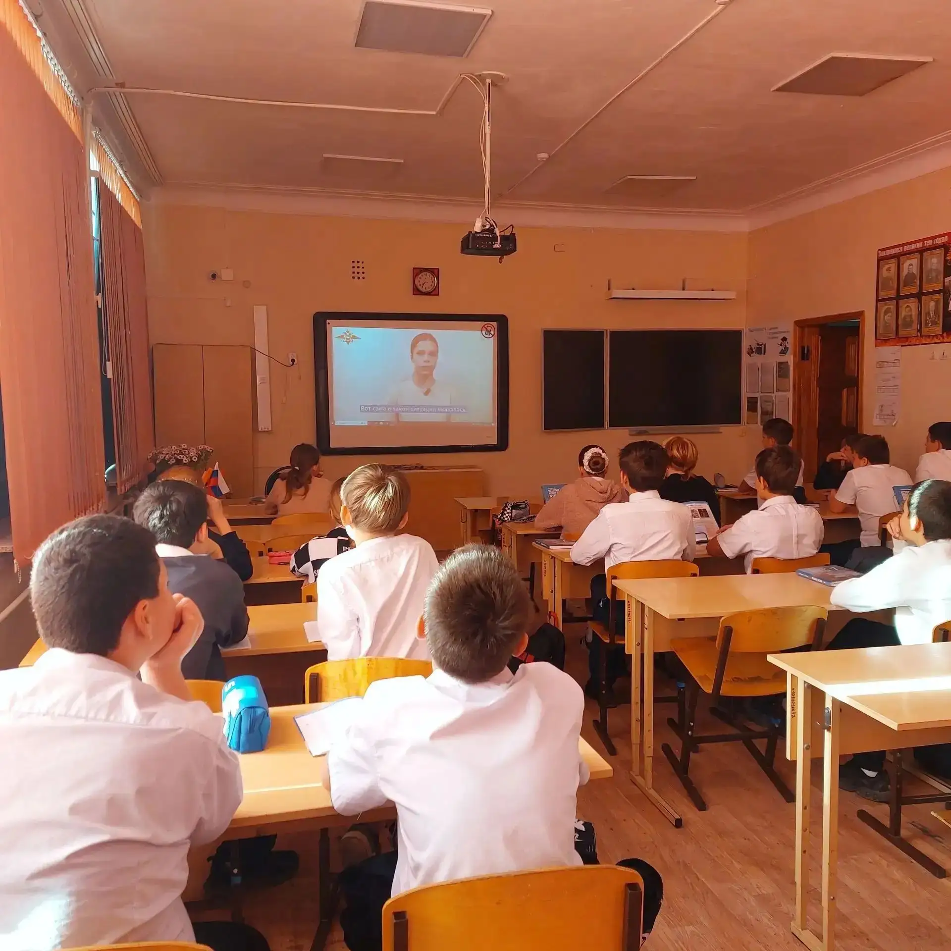 Сегодня провели полезную встречу с 7-б и 7-в классами! 🤝Тема серьезная — правовая грам...