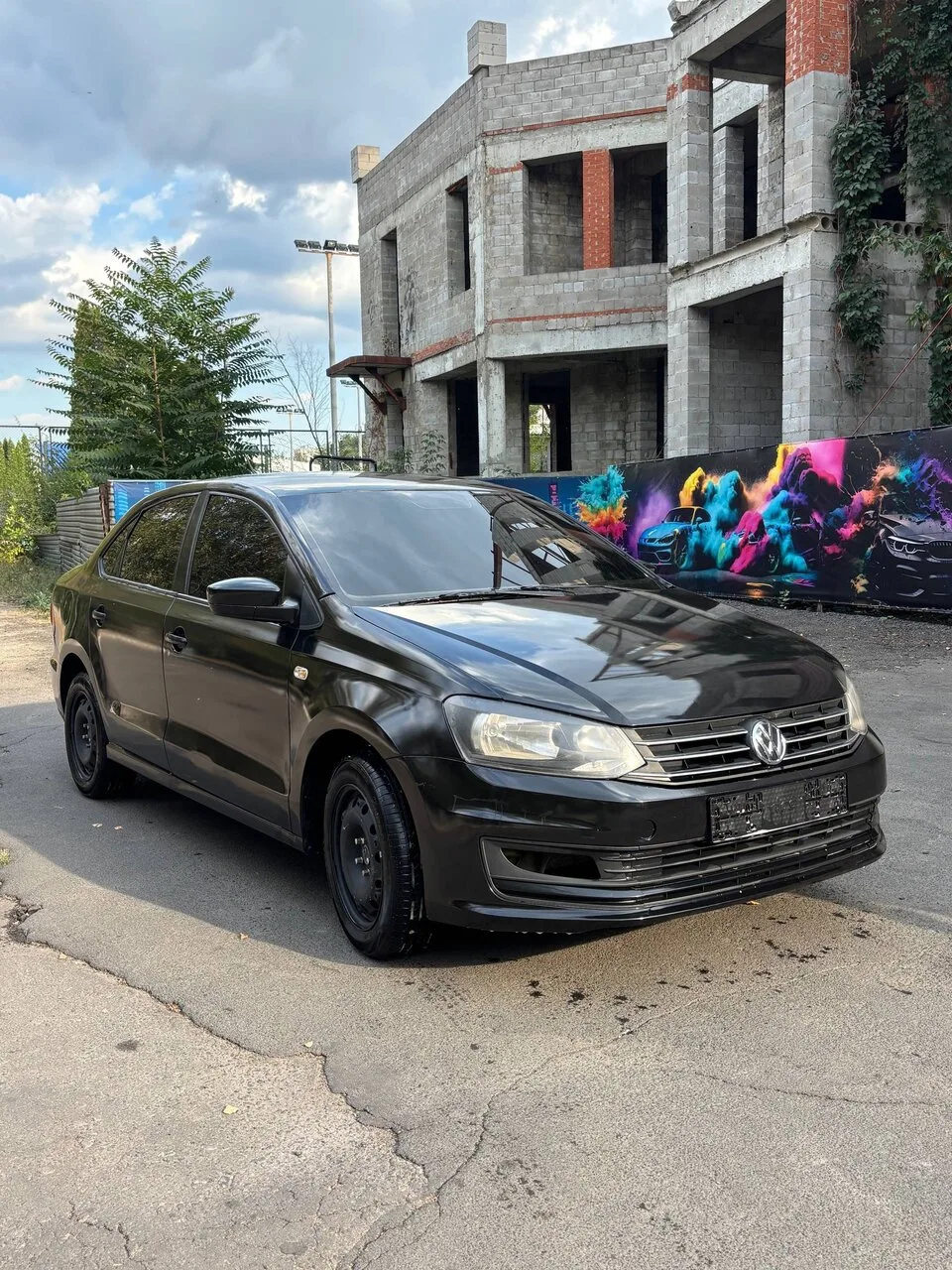 Продам Volkswagen Polo седан 2011, 1.6 MPI механика, б/у, Донецк, 450.000 руб.