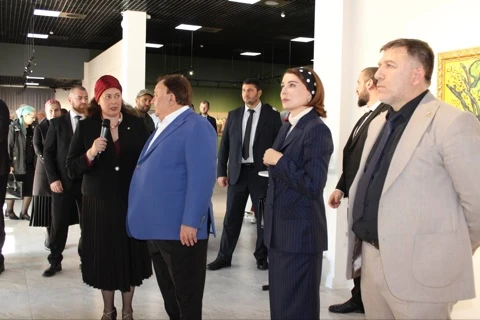 В Сунже открылась выставка Российской академии художеств