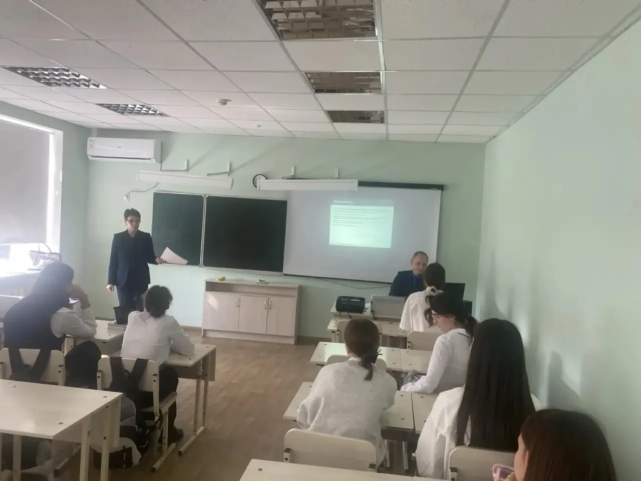 В нашей школе состоялось важное профориентационное мероприятие для старшеклассников. Пе...