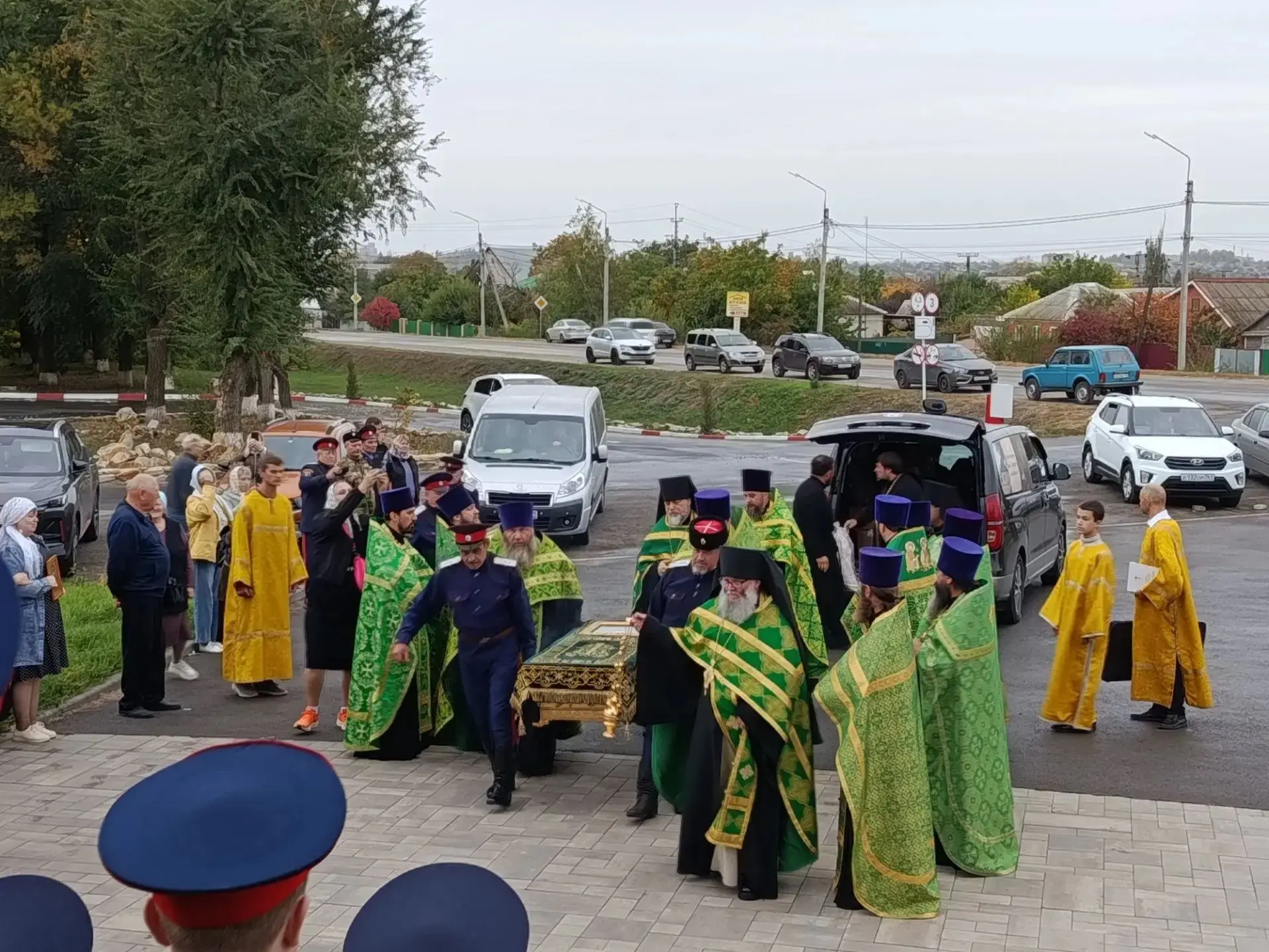 🕊️ В Миллерово прибыли мощи святого праведного Павла Таганрогского