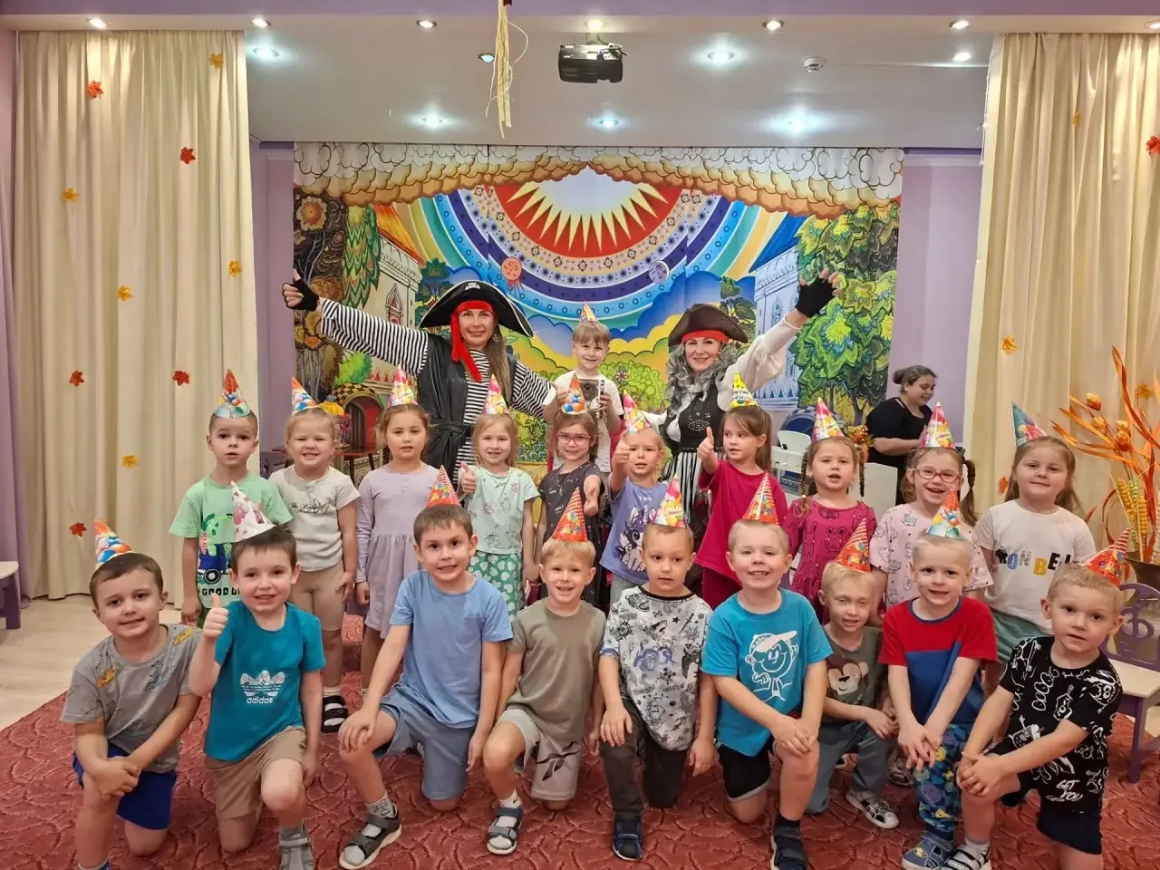 С днем рождения! Пусть в жизни всё будет так, как в хороших мультиках, то есть красочно...