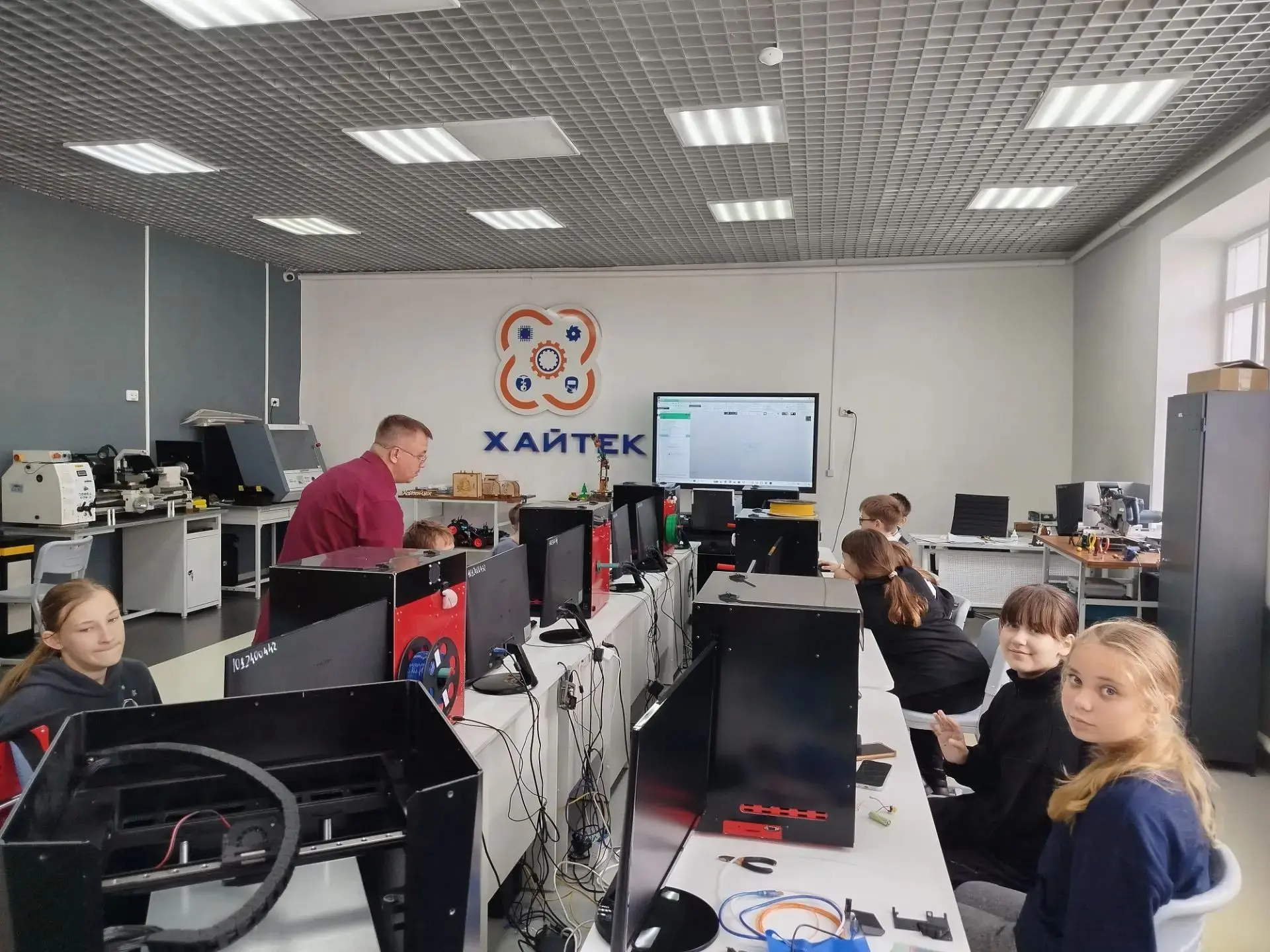 Компьютер уже давно стал частью нашей реальности💻