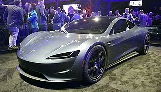 Спустя девять лет задержек Tesla наконец показывает Roadster — и обещает разгон быстрее...