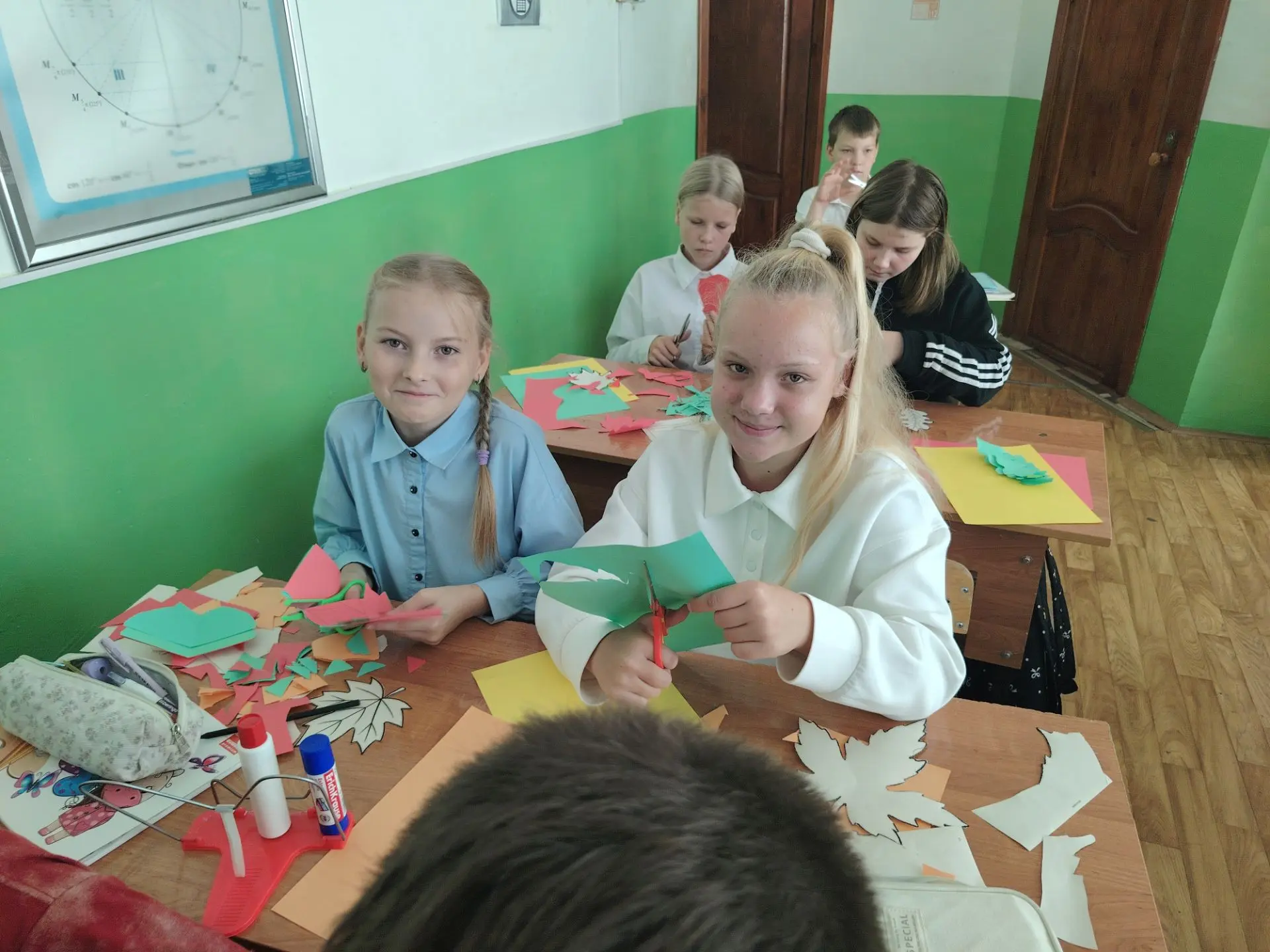 🍂 Бумага, ножницы и отличное настроение!