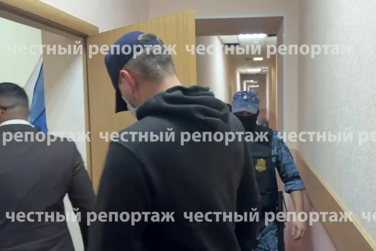 10 месяцев принудительных работ: абьюзеру, который преследовал уфимку 16 лет огласили п...