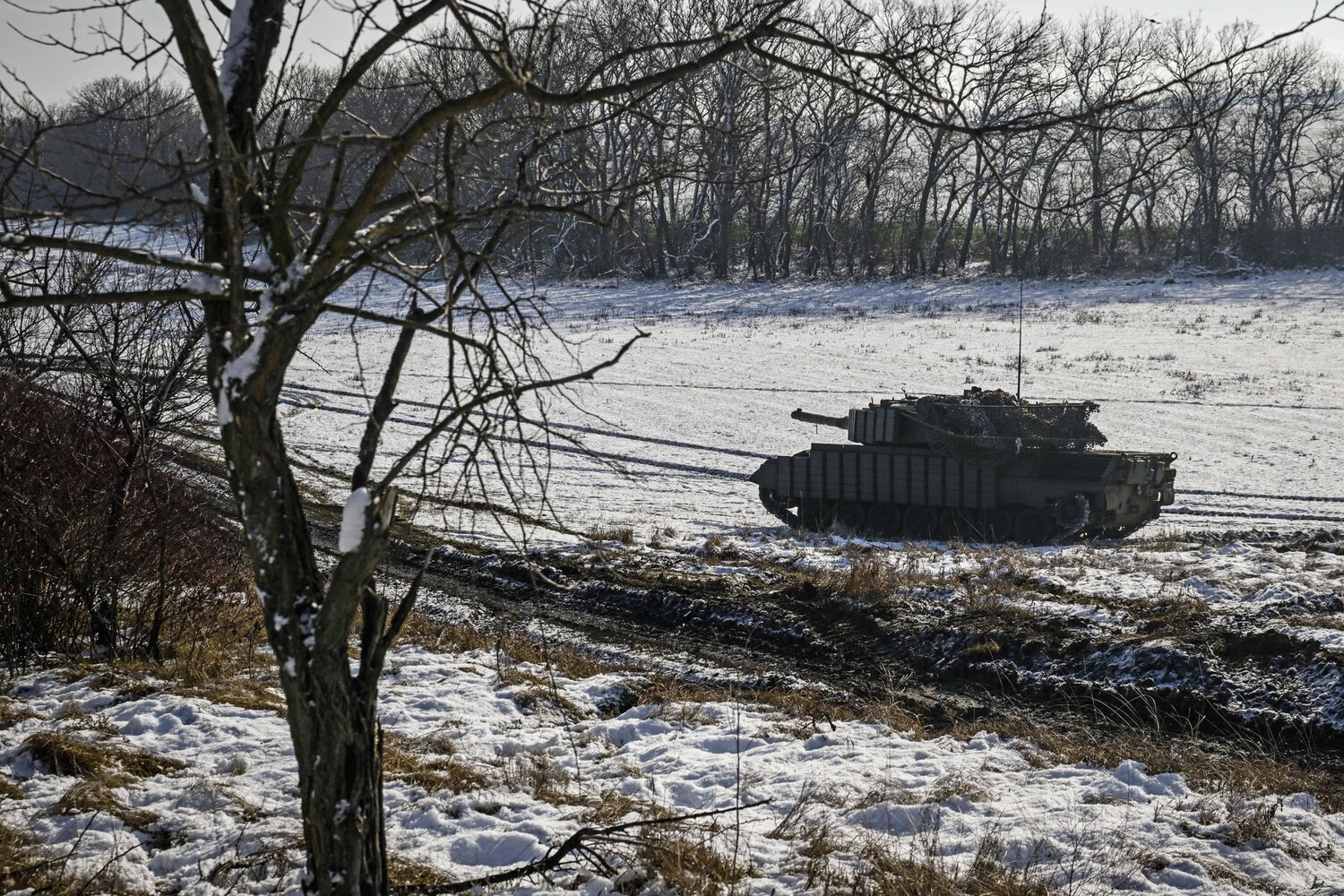 Западная бронетехника, поставляемая ВСУ, не приспособлена к условиям боевых действий на...