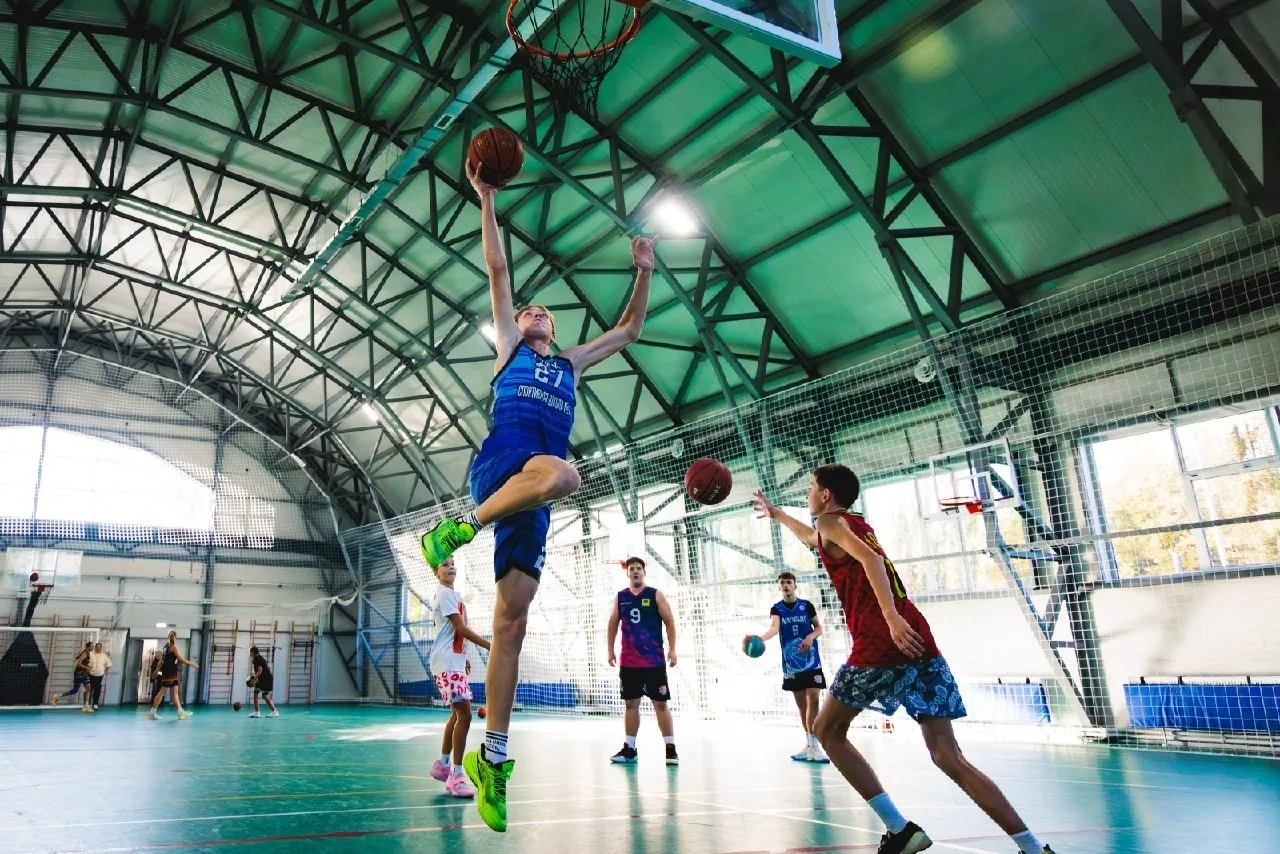 🏀 На улице Космонавтов открылся универсальный спортзал