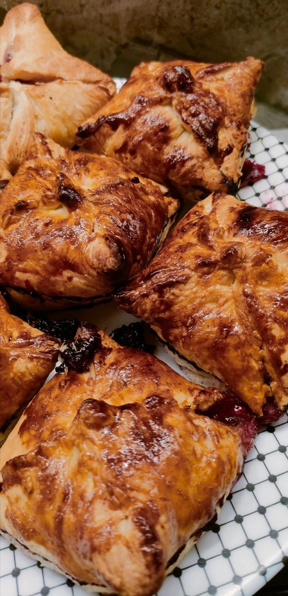 Люблю угощать друзей сына разными вкусняшками, и они об этом знают, с удовольствием при...
