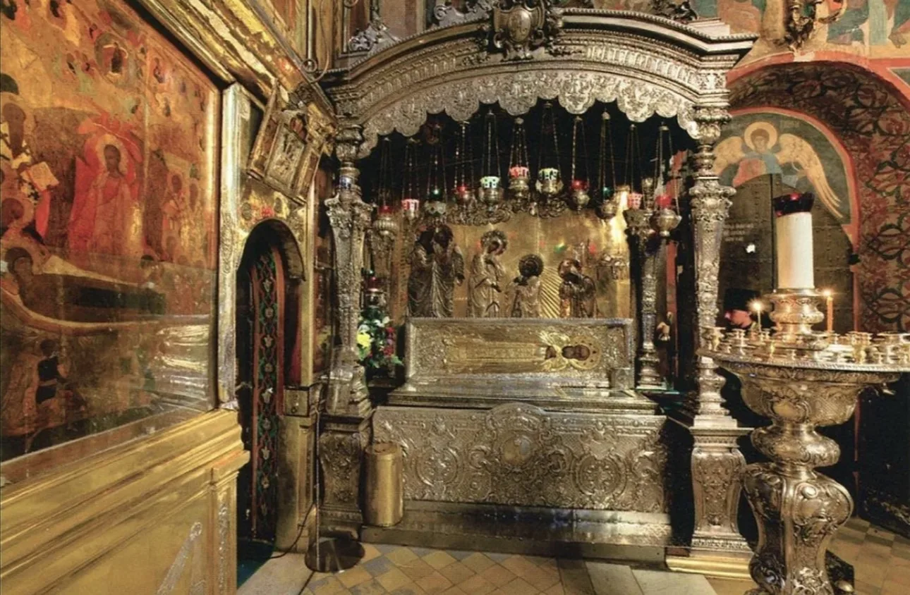 Прп. Сергий (в миру Варфоломей, 1314-1392), великий русский святой, был сыном ростовски...