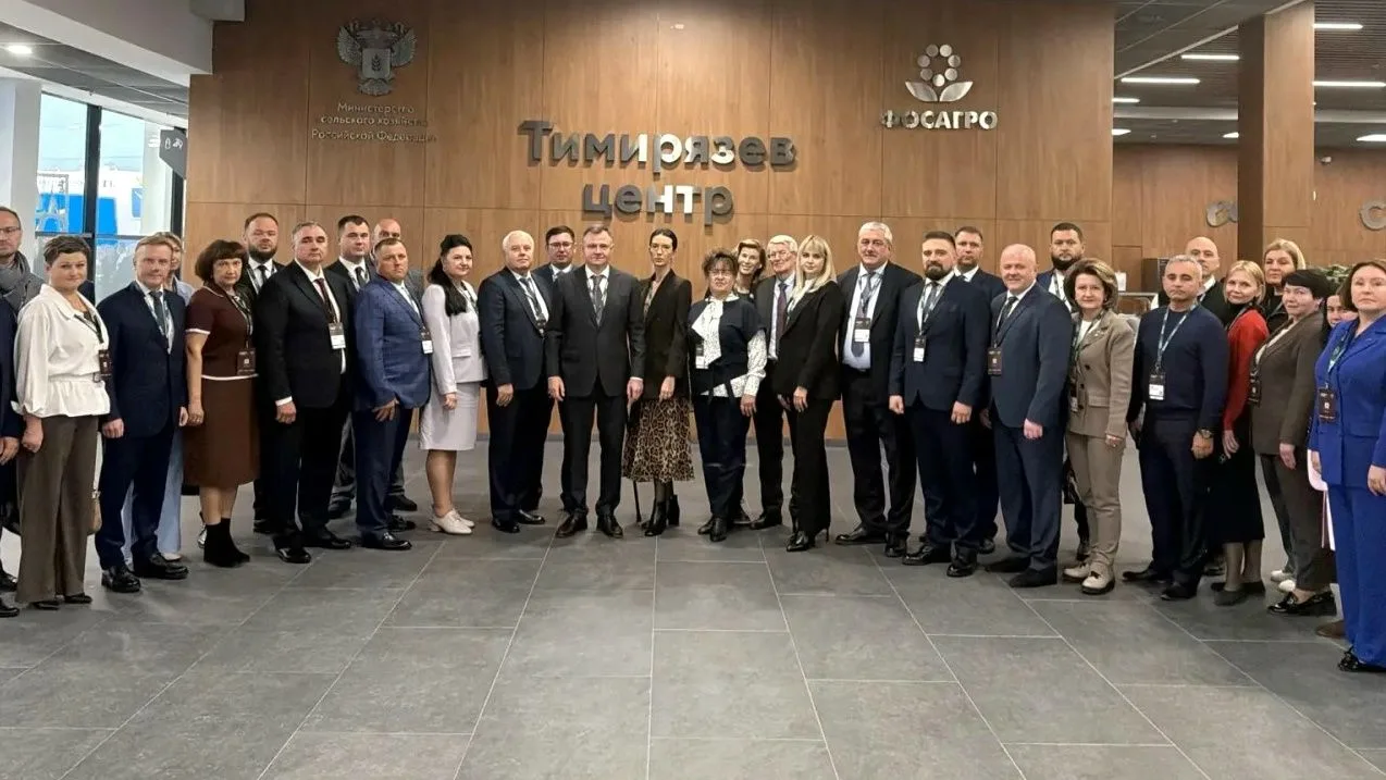 Глава Матвеево-Курганского района Дина Алборова принимает участие в масштабном аграрном...