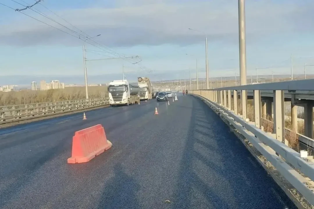 В Уфе почти завершили ремонт покрытия Затонского моста. Рабочие приступили к финальному...