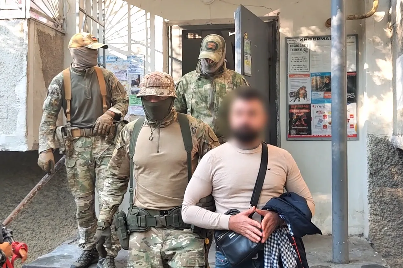 С учетом позиции прокуратуры Гагаринского района города Севастополя суд заключил под ст...