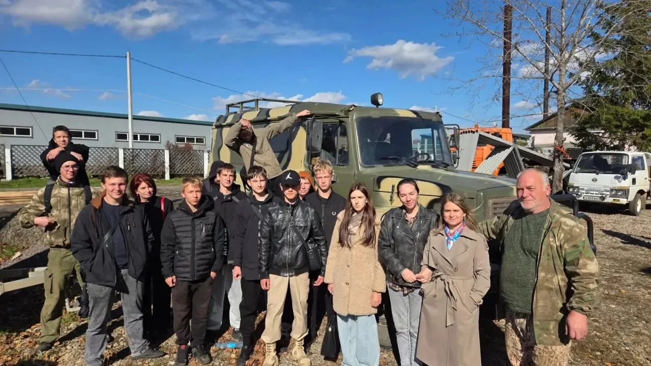 🌲 На страже тайги: первокурсники нашего колледжа побывали в автопарке Лесоохраны