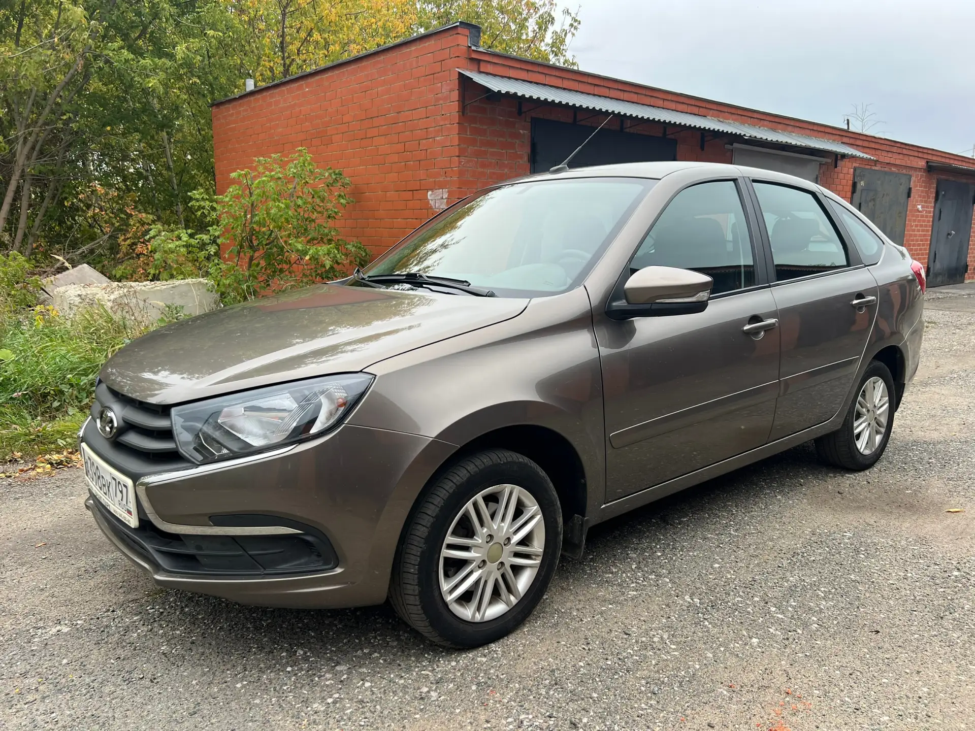Lada Grant 21г. 16 клапанная с кондиционером. 1 хозяин состоянии нового автомобиля.