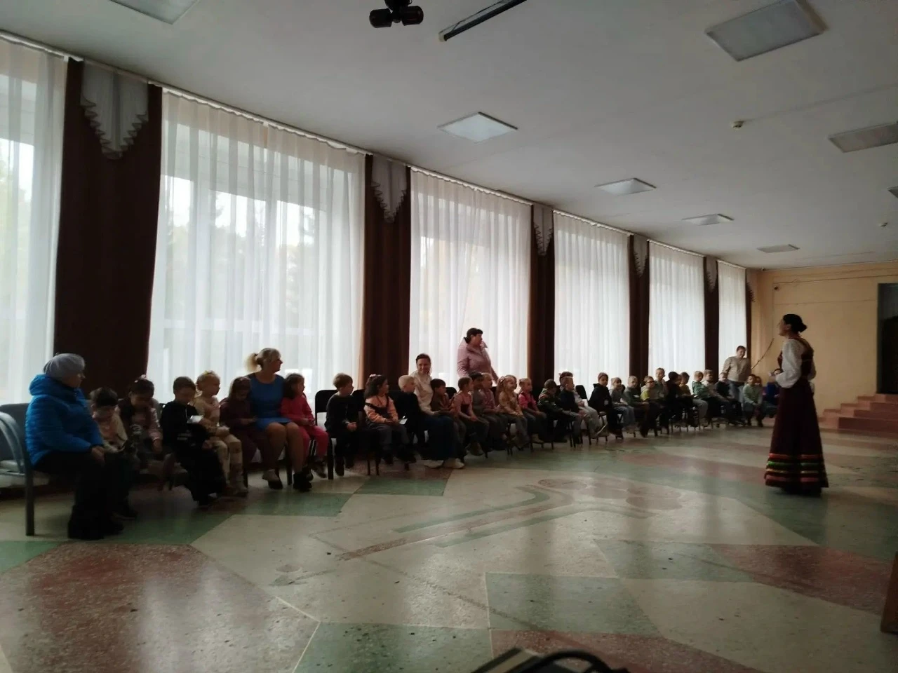 В Морозовском СДК прошла тематическая встреча «Посиделки на Покров».  Праздник начался ...